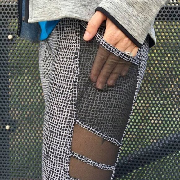 Lululemon Wild And Free Tight In Fall Net White Black Womens Size 6 - Picture 6 of 14